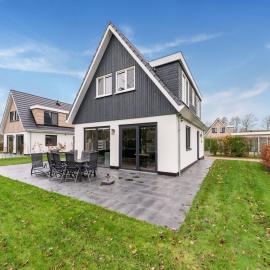 Holiday Home in De Koog with Sauna and Garden，位于Westermient的酒店