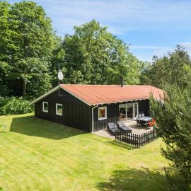 Beautiful Home In Oksbøl With Sauna，位于Oksbøl的酒店