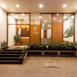 Hotel Classic Mid Town, Kolhapur NEAR MAHALAXMI TEMPLE，位于戈尔哈布尔的酒店