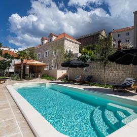 Grand Stone Casa Ciccarelli by Irundo，位于普契什查的酒店