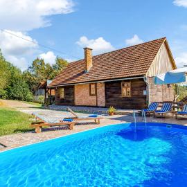 Three-Bedroom Holiday Home In Ribnik，位于雷布尼克的酒店