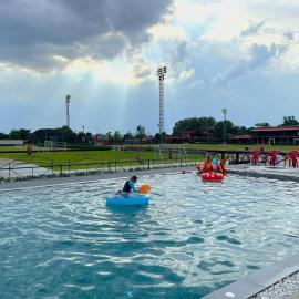 Yaowarate Sport Club and Resort ไร่เยาวเรศ,位于Ban Mae Ho Phra的酒店