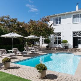 River Manor Boutique Hotel by The Living Journey Collection,位于斯泰伦博斯的酒店