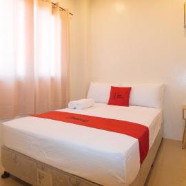 RedDoorz @ LM Apartelle Boracay