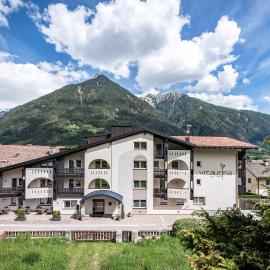 Vitaurina Royal Hotel,位于莫利尼迪图雷斯的酒店