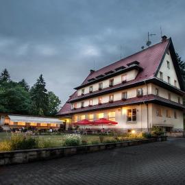 Parkhotel Skalní město，位于伊钦的酒店