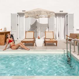 Ariadne's Crown Luxury AstroConcept Suites with Private Pools and Spas，位于Vívlos的酒店