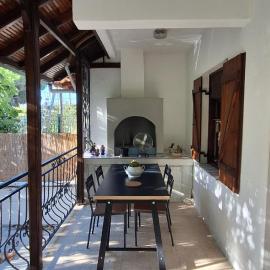 Summer house in Urla "Apartment 1"，位于乌尔拉的酒店