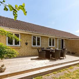 Gorgeous Home In Østermarie With Wifi，位于Østermarie的酒店
