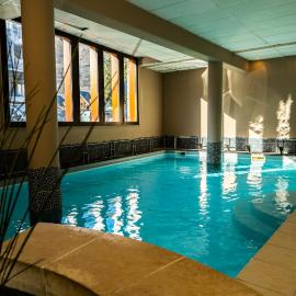 Séjour SPA inclus au centre de St Lary，位于圣拉里苏朗的酒店