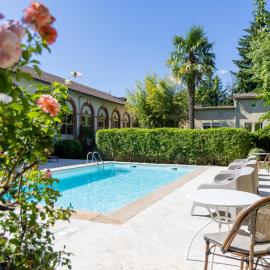Hotel Les Bellugues，位于圣让迪加尔的酒店