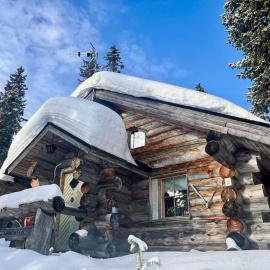 Lapland Log Chalet Cabin Ukko-Kelo Luosto，位于洛斯托的酒店