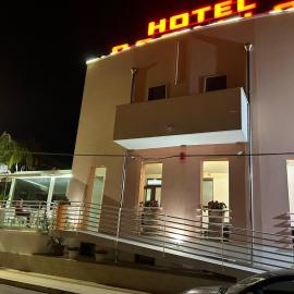 Hotel Corallo,位于托雷桑塔萨宾娜的酒店