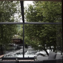 Waterfall Glamping Cabin，位于比哈奇的酒店