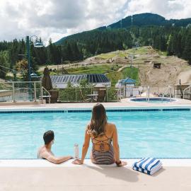 Pan Pacific Whistler Mountainside，位于惠斯勒的酒店