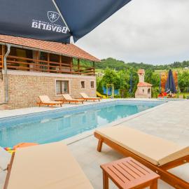 Villa Miris Prirode Zenik，位于伊利扎的酒店