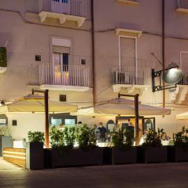 Palazzo Matà Boutique Hotel,位于塔兰托的酒店
