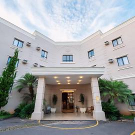 Class Hotel Varginha，位于瓦尔任阿的酒店