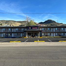 HWY 50 Inn，位于伊利的酒店