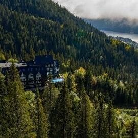 Hotell Fjällgården Ski-In Ski-Out，位于奥勒的酒店