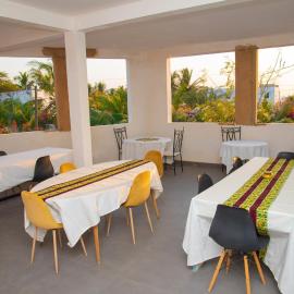 Chambres D'hôtes à louer Villa Luciana，位于萨利尼亚拉尔的酒店