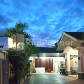 Isa Homestay Kudus Mitra Reddoorz，位于Kudus的酒店