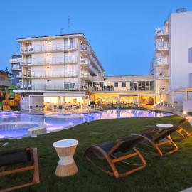 Marina Palace Hotel 4 stelle S，位于卡奥莱的酒店