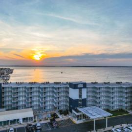 Bay Club Resort by CoolVacay