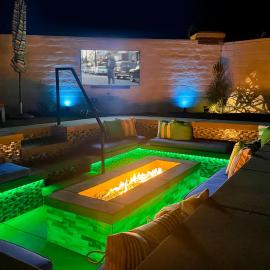 The Desert Social - Firepit, Spa, Pool, Game Room，位于印地欧的酒店