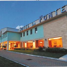 La Fonte Hotel,位于Ome的酒店