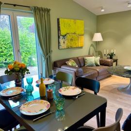 Villa Collina, freistehendes Haus mit Garten und Seezugang，位于Scheid的酒店
