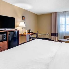 Comfort Inn & Suites Raphine - Lexington near I-81 and I-64，位于Raphine的酒店