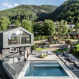 Hotel Ravelli Luxury Spa，位于梅扎纳的酒店