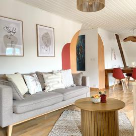 Appartement thématique Art Moderne，位于Travers的酒店