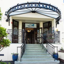 Merton Hotel，位于圣救世主的酒店