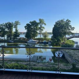 Apartament Willa Port z widokiem na jezioro Premium，位于奥斯特罗达的酒店