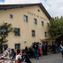 Café du Soleil，位于赛尼厄莱吉耶的酒店