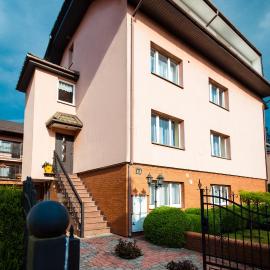 HORTENSJOWY ZAKĄTEK Pokoje Gościnne，位于韦巴的酒店