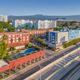Fiesta Inn Cuernavaca，位于库埃纳瓦卡的酒店