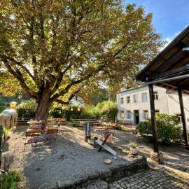 Hinkelshof - als Ferienwohnung - Selbstversorgerküche & Aufenthaltsräume - Südeifel, Mullerthal, Vianden，位于Körperich的酒店