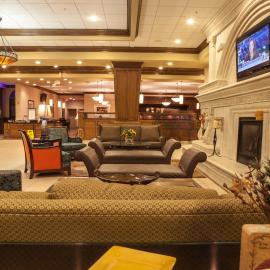 Decatur Conference Center and Hotel,位于迪凯特的酒店
