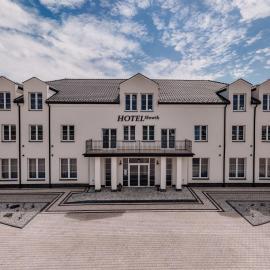 Hotel Słowik，位于凯尔采的酒店