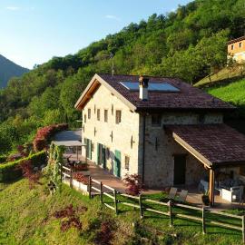 Agriturismo Casarai，位于Zone的酒店
