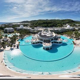 The Signature Level at Grand Palladium Lady Hamilton Resort & Spa- All Inclusive，位于卢西的酒店