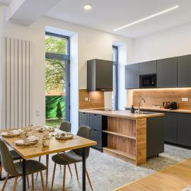 KOA - Davino Aparthotel，位于布拉索夫的酒店