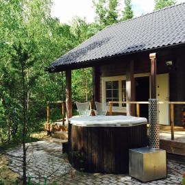 Hapsal Forest Cabin，位于哈普萨卢的酒店