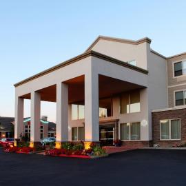 Four Points by Sheraton Portland East，位于Interlachen的酒店