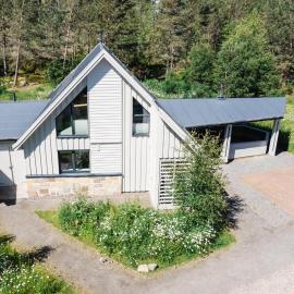 Mountain Hare Apartment，位于金尤西的酒店