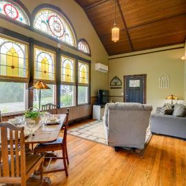 Restored Ovid Church Near Cayuga Lake Wine Trail，位于Ovid的酒店