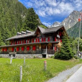 Berghotel Gasterntal，位于坎德施泰格的酒店